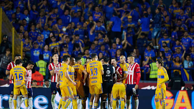 Alan Mozo de Guadalajara durante el partido Tigres UANL vs Guadalajara, Correspondiente a la Jornada 09 del Torneo Clausura 2023